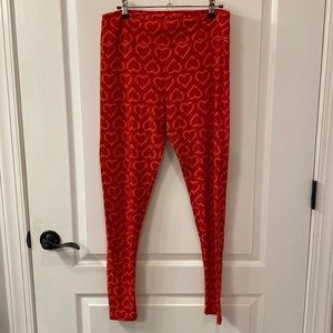 LuLaRoe TC Valentine’s Day Interlocking Heart Leggings